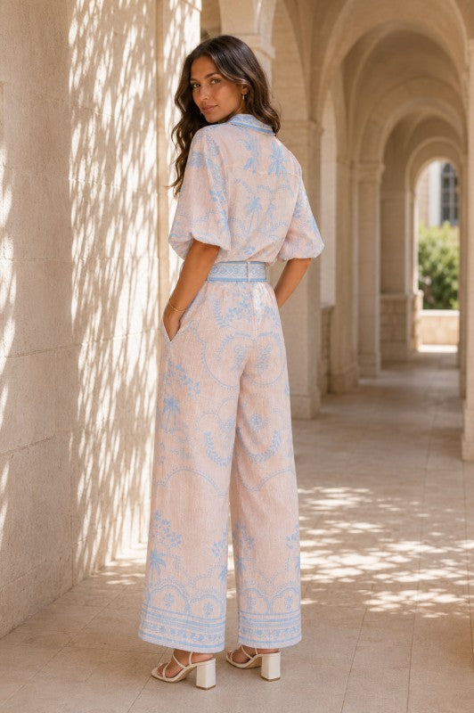 Pantalón y camisa rosa azul